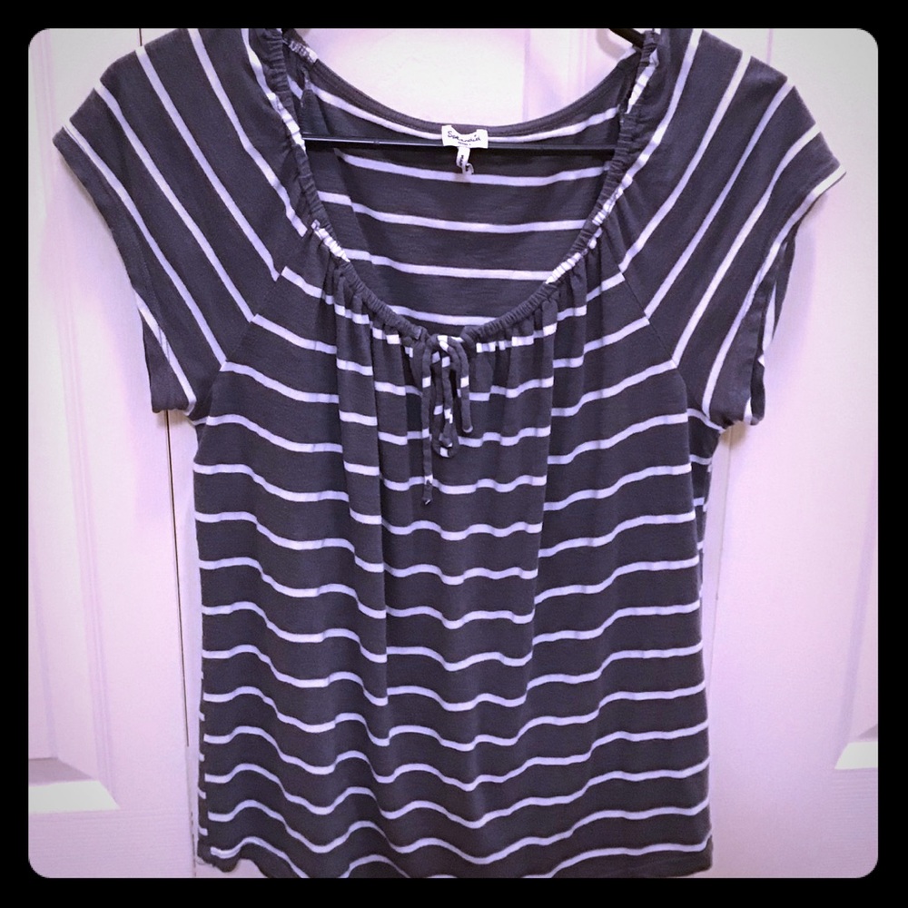 💜3/$15 Splendid Gray/White Striped Tee